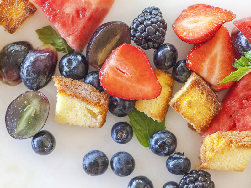 JackieAlpers_pound-cake-croutons fruit salad