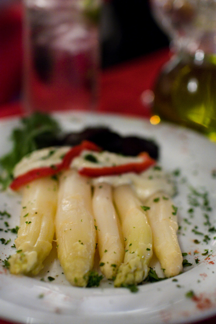 Alpers_white_asparagus White Asparagus by food photographer Jackie Alpers