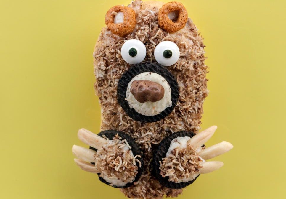 Jackie Alpers Makes Eclair Bears for the Food Network